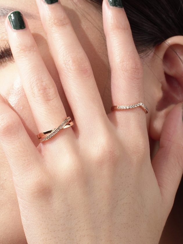 Lyra Eternity Ring Gallery 2