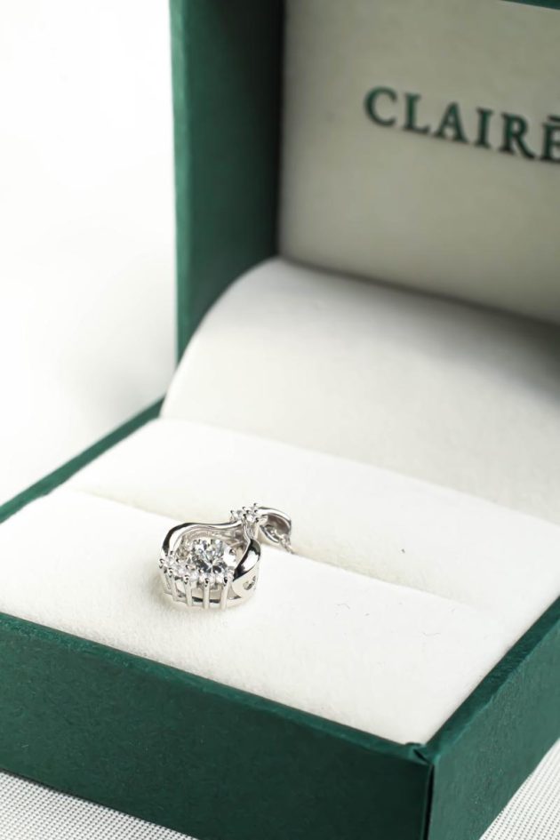 Orion-Diamond-Pendants-Box-1